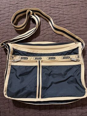 LeSportsac Black and Tan Nylon Messenger Crossbody Bag